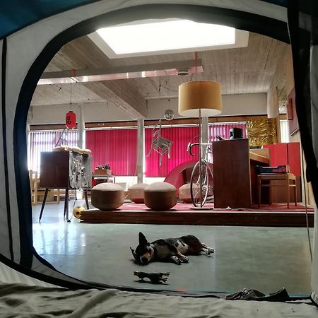 Ghostel 1St - Aventure Alternative - Guest House - Arts-Factory-Experience - For Artists, Makers And Open Minds - Attention, We Are Not A Hotel And Are Not Adapted For Everybody - Read Host Warnings Before Reservation - Www,Providence,Be Asbl شارلروا المظهر الخارجي الصورة