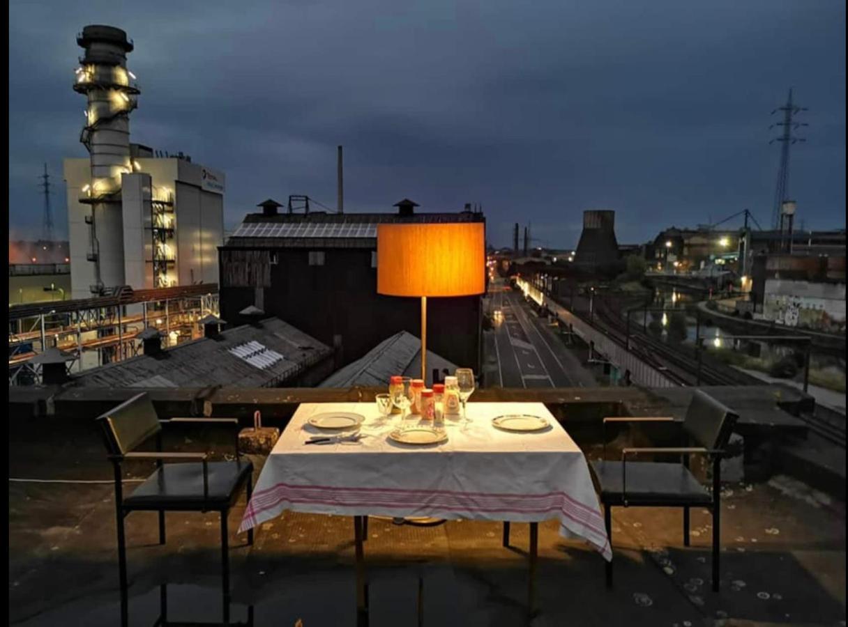 Ghostel 1St - Aventure Alternative - Guest House - Arts-Factory-Experience - For Artists, Makers And Open Minds - Attention, We Are Not A Hotel And Are Not Adapted For Everybody - Read Host Warnings Before Reservation - Www,Providence,Be Asbl شارلروا المظهر الخارجي الصورة