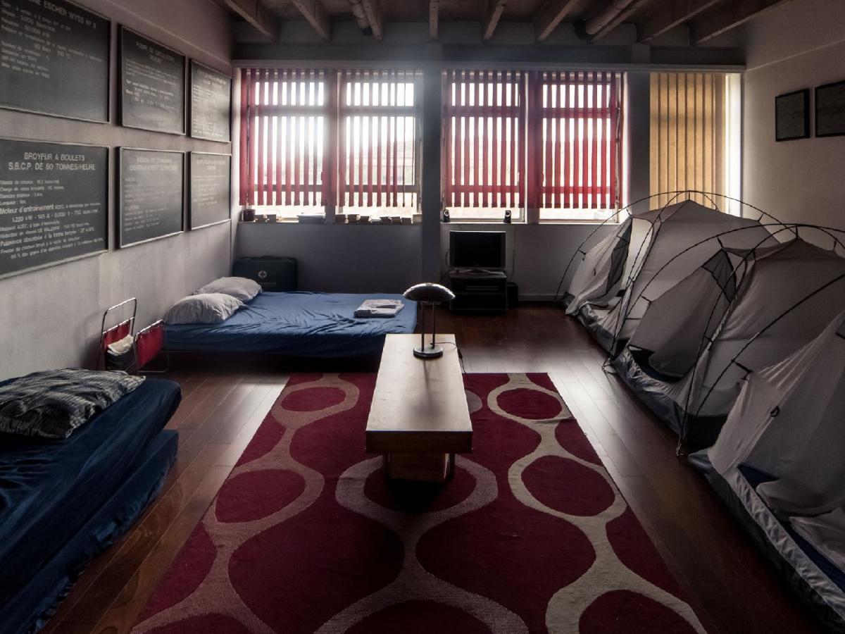 Ghostel 1St - Aventure Alternative - Guest House - Arts-Factory-Experience - For Artists, Makers And Open Minds - Attention, We Are Not A Hotel And Are Not Adapted For Everybody - Read Host Warnings Before Reservation - Www,Providence,Be Asbl شارلروا المظهر الخارجي الصورة